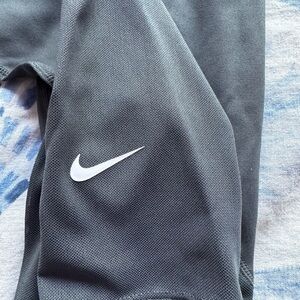Nike Gray Performance Leggings Moisture-Wicking Athletic Wear